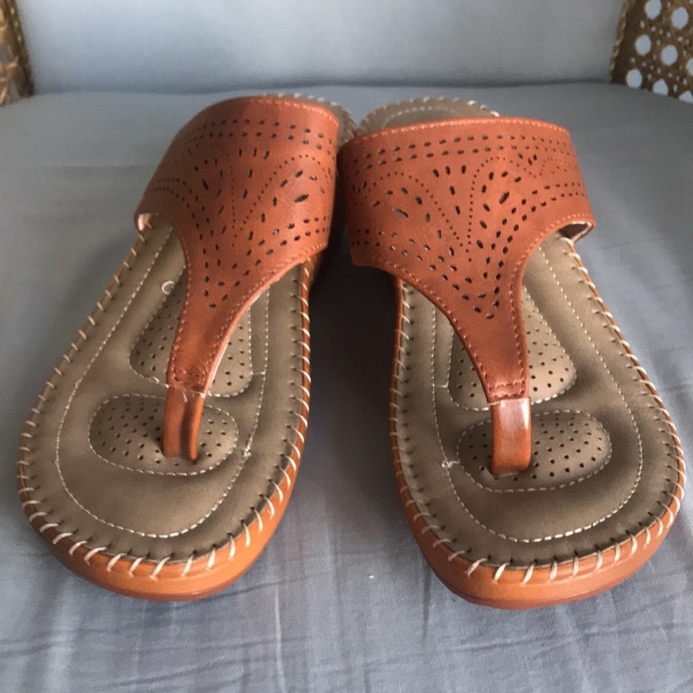 NEW Angel steps brown faux leather comfy slip on sandals size 8 - Picture 2 of 8